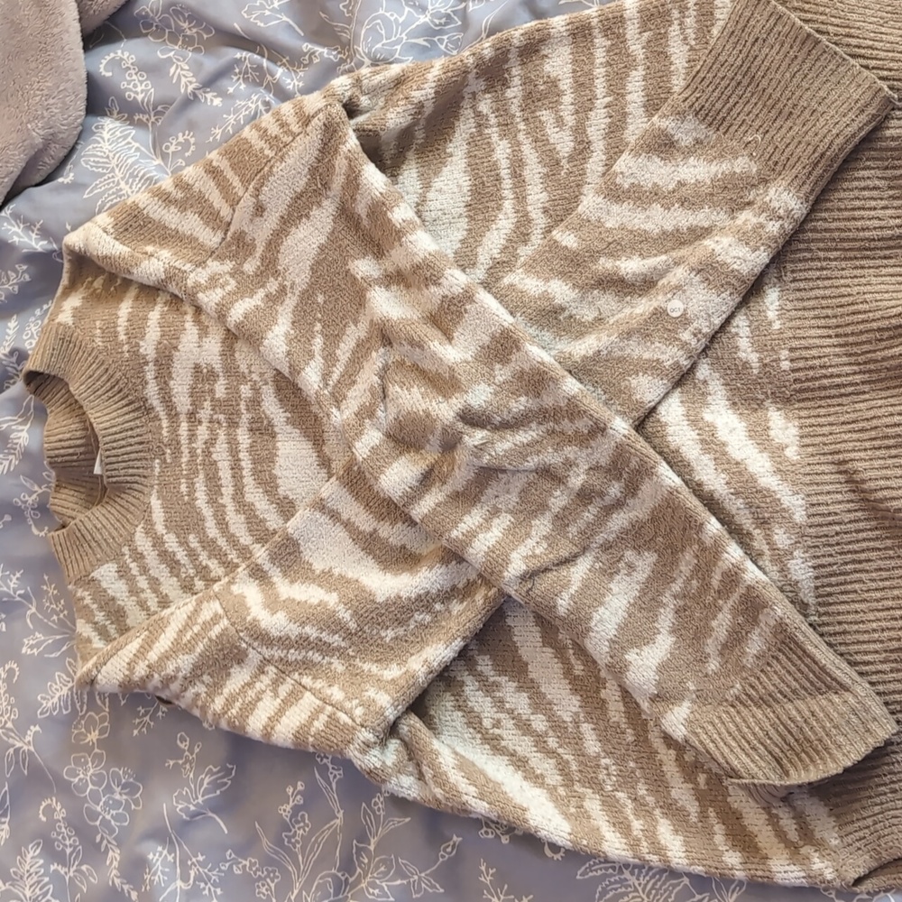 Christian siriano tan and white striped sweater size M